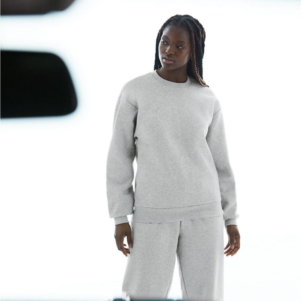 Aritzia Super Fleece Sweatshirt Size 3 in Heather Ice Gray